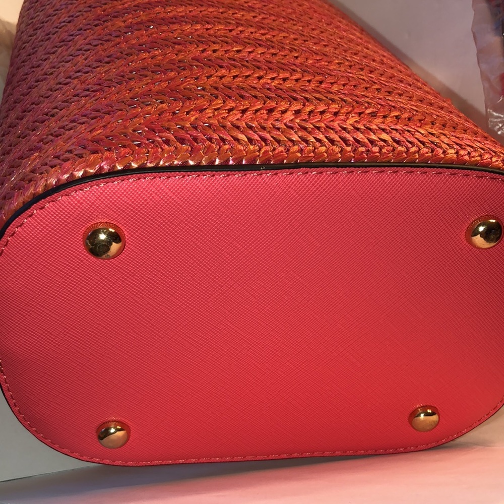 LaTerre NWT CORAL color straw Bucket Bag drawstring closure handle/crossbody - Picture 7 of 9